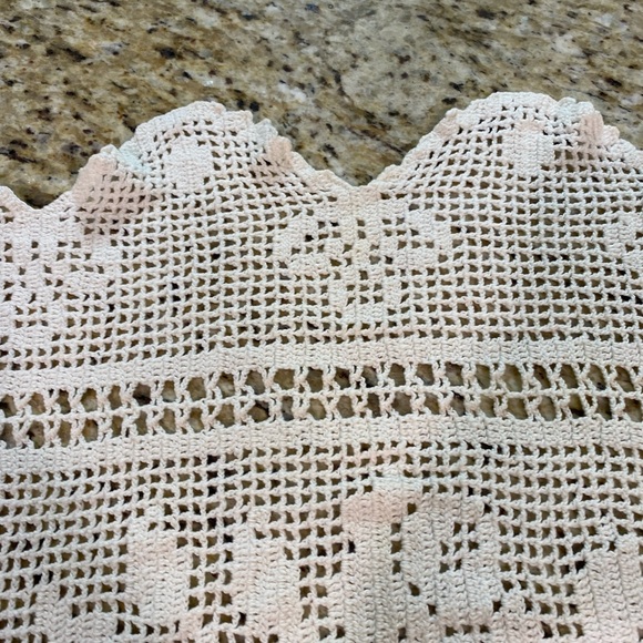 Beautiful Large Crochet Doily Cream Floral Pattern Scalloped Edges - Picture 8 of 12